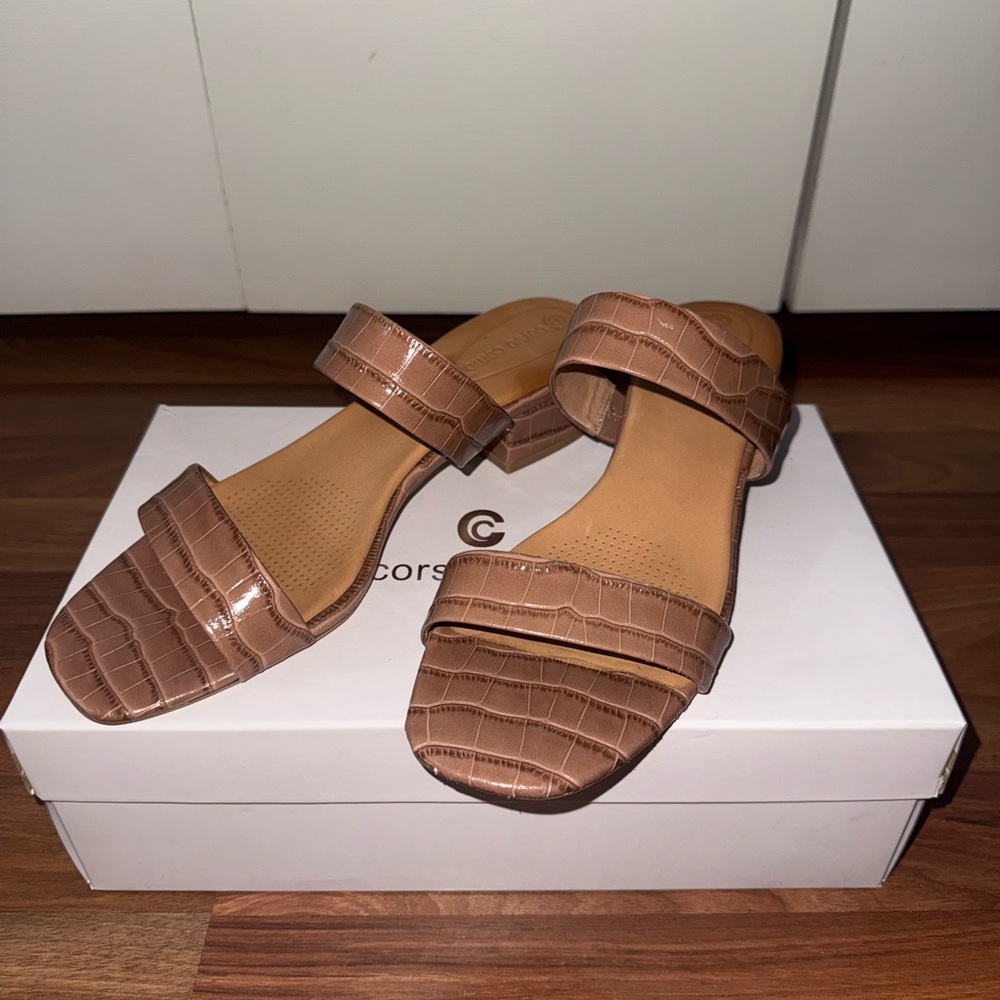 DSW Tan Croc-Patterned Sandals